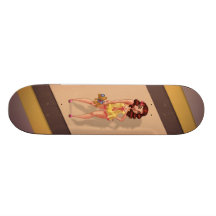Mandy Marie - pinupet modellerar i Babydollnattklä Skate Board