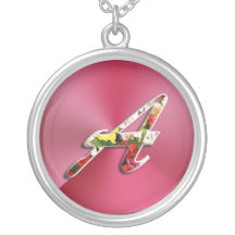 Märka med sina initialer halsband