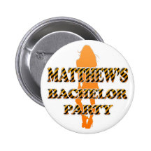 Matthews ungkarlparty knappar med nål