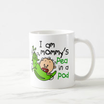 Mig förmiddagmommys ärta i en pod kaffe mugg