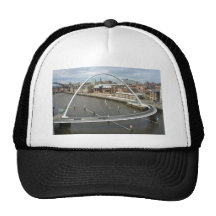 Milleniummen överbryggar den Newcastle England hat Keps