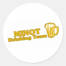 Minot som dricker lagutslagsplatsskjortor klistermärken