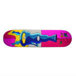 Modern blåttvas på den rosa skateboarden