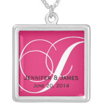 Monogramen daterar jag namn rosa bröllophalsband