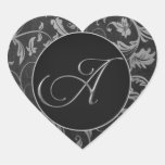 Monogramen ett silver och ett damastast bröllop fö hjärtformade klistermärken