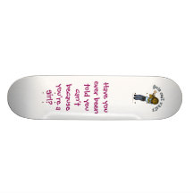 Mörk flicka som leker trumpeten skate decks