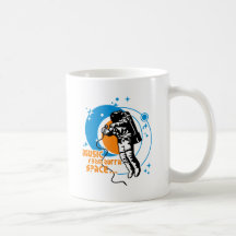Musik från outtautrymme kaffe kopp