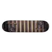 Närbild rostad tågbil skateboard