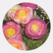 Nätt plast- blommor av okänd typ & avel rund klistermärke