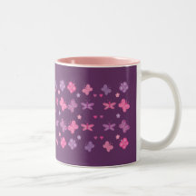 Nätt rosa- & lilamugg med tecknadfjärilar