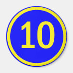numrera 10 i en cirkla kylskåpsnagnet