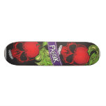 Onormal Skateboard för röd körsbärsröd döskallar