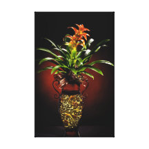 Orange blomma på svart bakgrundskanvastryck