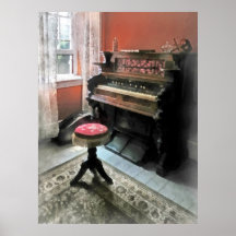 Organ med Petit pekar pallr Posters