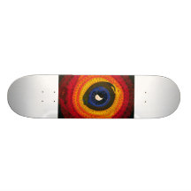 Ouroboros stiger ombord skateboard