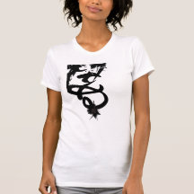 Överträffa den svart bevekelsegrunden t shirt