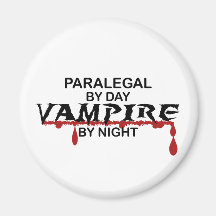 Paralegalvampyr vid natt kylskåpsnagnet