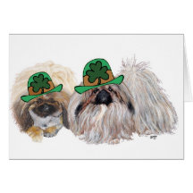 Pekingese hundar firar Sts Patrick dag Hälsningskort