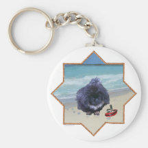 Pekingese valp på stranden nyckelring