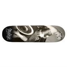 Pixeleyen - utvikningsbild mig skate decks