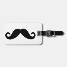Precis en Mustache. Bagageetiketter