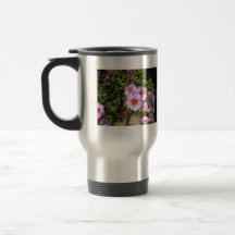 Rika rosaträdgårdblommor kaffe kopp