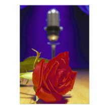 Röd ros arrangerar, Retro Mic & gardiner Anpassade Inbjudan