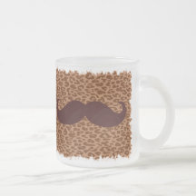 Rolig brun mustasch på leopardtryck mugg
