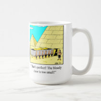 Rolig egyptisk pyramidmugg muggar