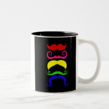 Rolig färgrik grönt för blått för mustaschrosagult kaffe mugg