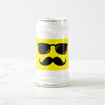 Rolig inkognito hipster för smileymustaschtrendig kaffe kopp