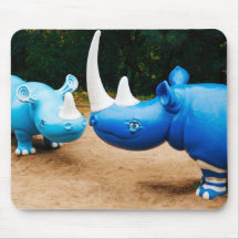 Rolig lycklig som ler blåttnoshörningen Rhinocerus Musmattor
