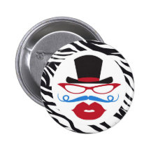 Rolig mustasch och läppar med top hat på zebra try knappar med nål