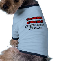 Roliga hjärt- sjuksköterskaskjortor och gåvor hund t-shirts