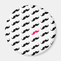 Roligt flickaktigt rosa och svart mustaschmönster kylskåpmagneter