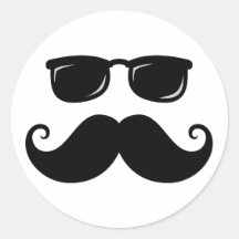 Roligt mustasch- och solglasögonansikte rund klistermärke