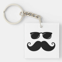 Roligt mustasch- och solglasögonansikte nyckelringar