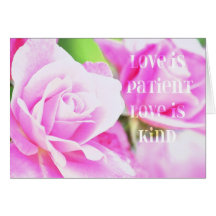 Romantisk rosa rosblommigt kort