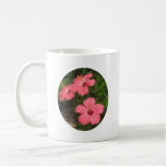 Rosa blommor kaffe muggar