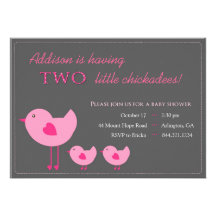 Rosa chickar kopplar samman baby showerinbjudan