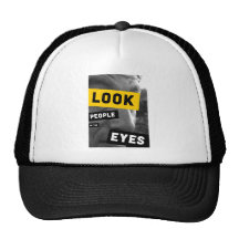 Se folk i ögonen trucker kepsar