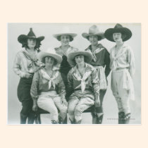 Sex cowgirls i hattar och sashes. vykort