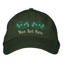 Shamrocken fodrar och bläddrar hatt