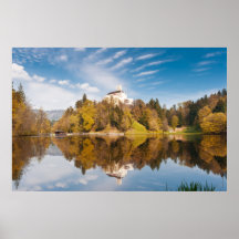 Slott reflekterat i laken. Trakoshchan fototryck Affisch