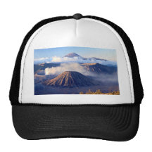 Soluppgång på monteringen Bromo, Java, Indonesien Baseball Hat