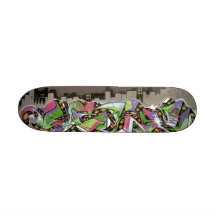 Staden i plädgrafitti stiger ombord skate boards