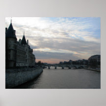 Stilfull affisch med härlig solnedgång i Paris