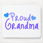 Stolt mormor musmatta