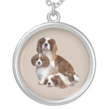 Stolt Spanielhalsband för kung Charles