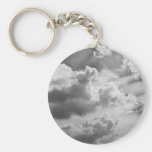 Stor grå färgmolnhimmel nyckel ring